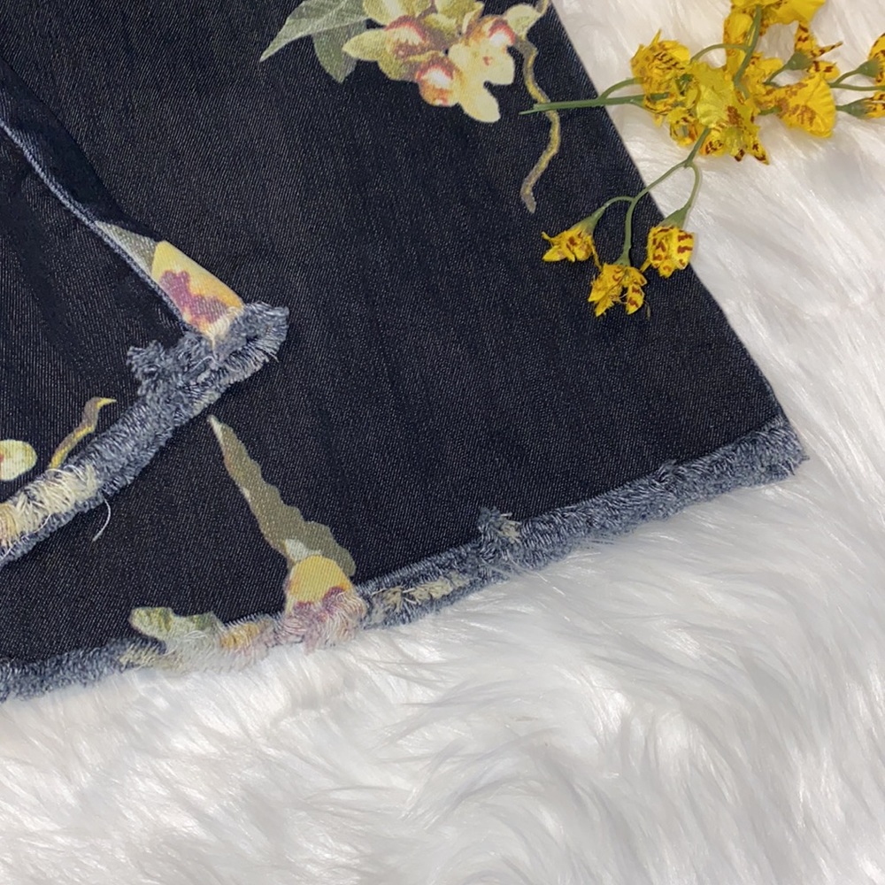 Free Feople Floral Boho Fray Hem Flare Jeans 27 - Picture 7 of 13